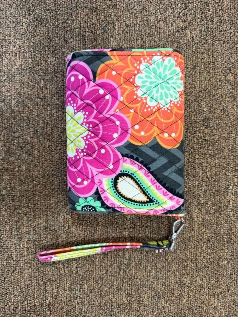 Vera Bradley Ziggy Zinnia Turn Lock Wristlet Wallet Retired Floral